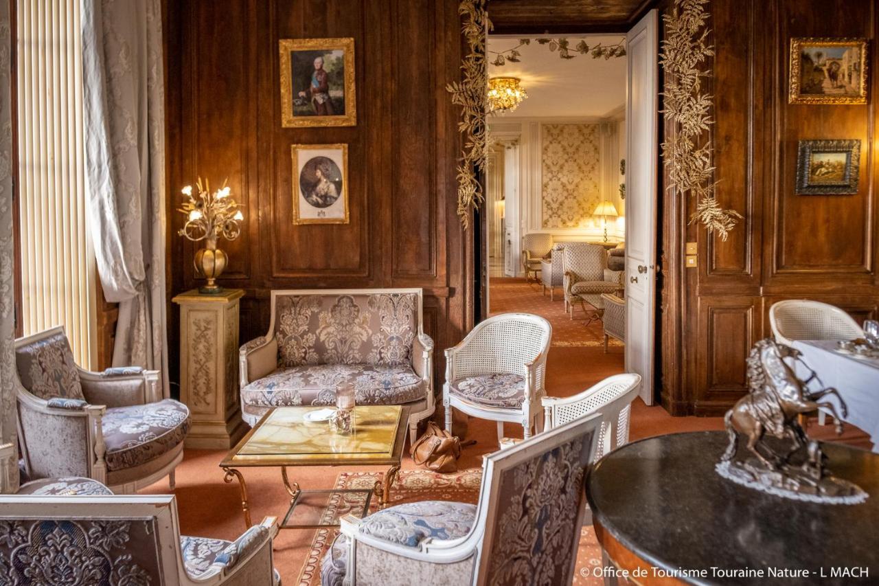 Chateau De Rochecotte Saint-Patrice Bagian luar foto